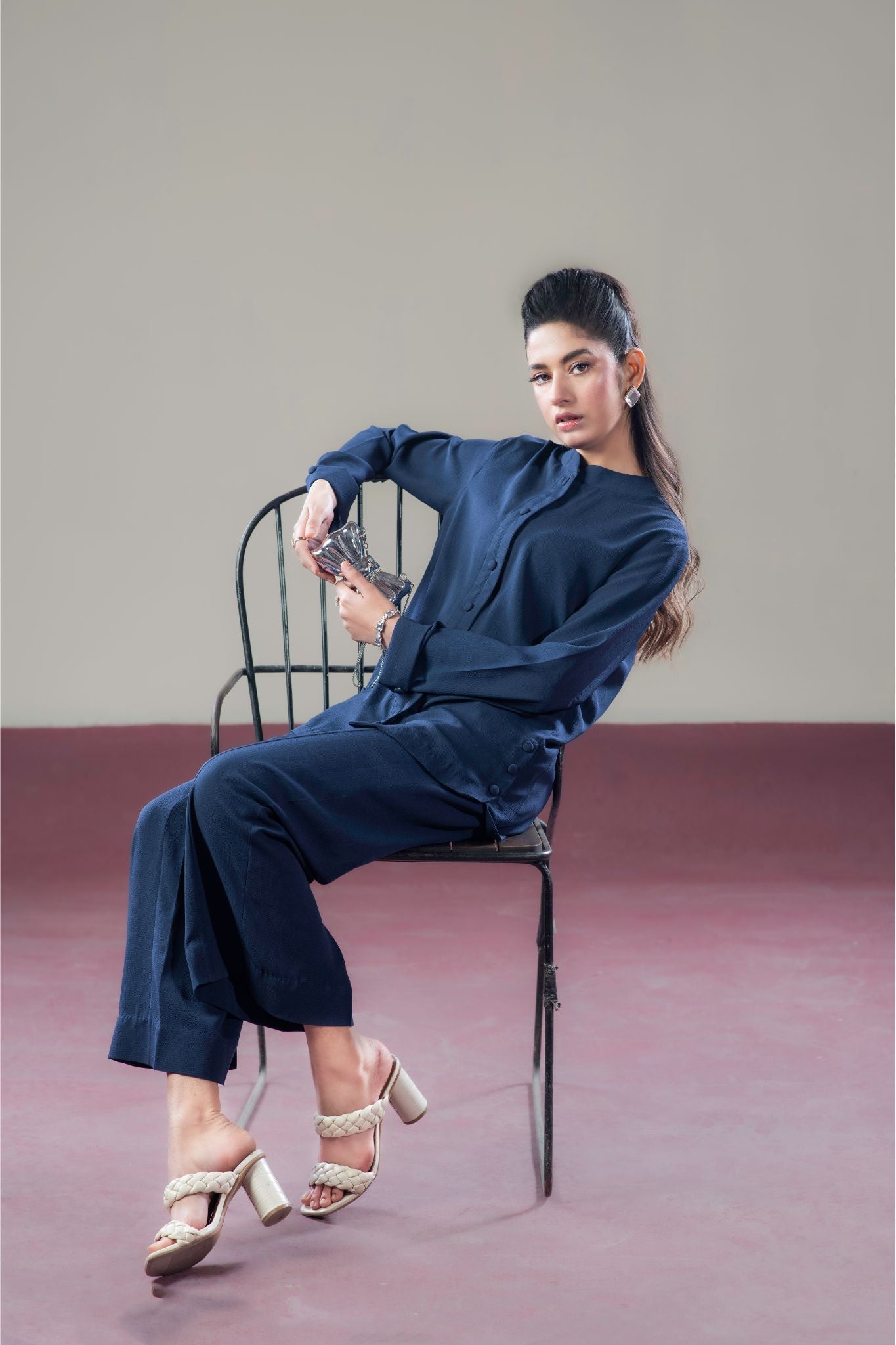 RW16 - Navy Ease