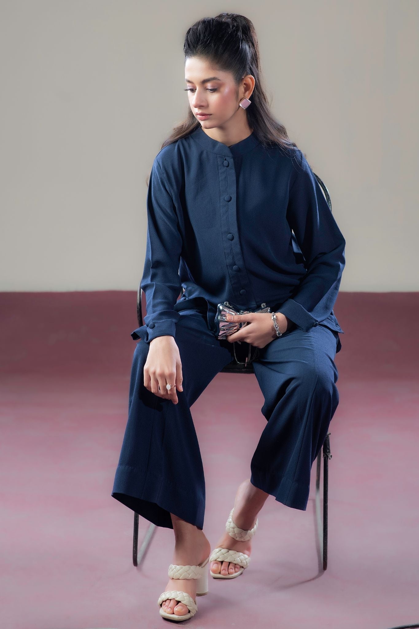 RW16 - Navy Ease