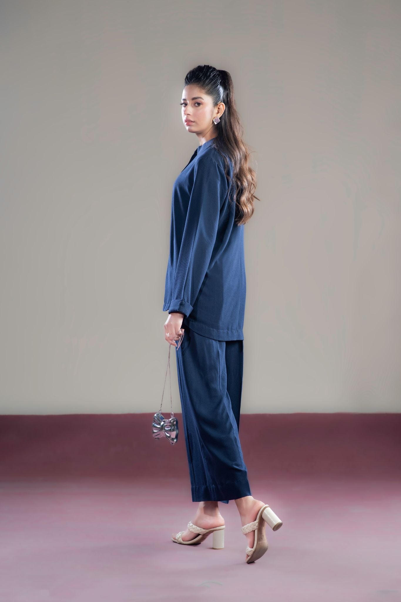 RW16 - Navy Ease